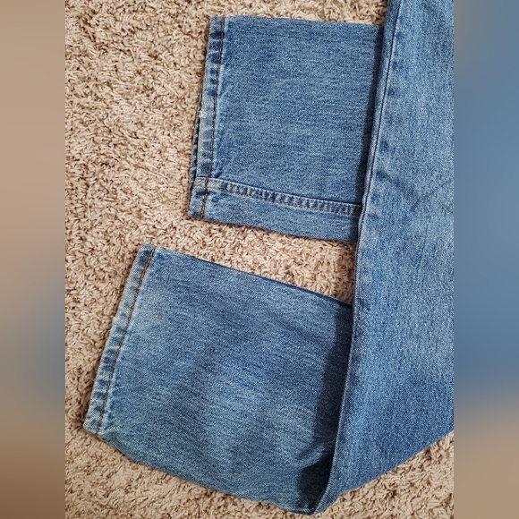 GUC Levi's 32x33, Red Tab, Straight Leg - Picture 3 of 10